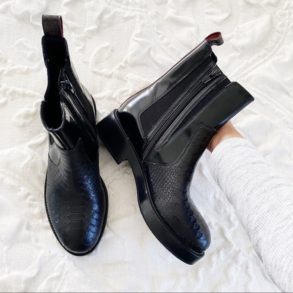 Jeffrey Campbell Edmond Chelsea Boot Size 7 New $210 all leather - Picture 6 of 8